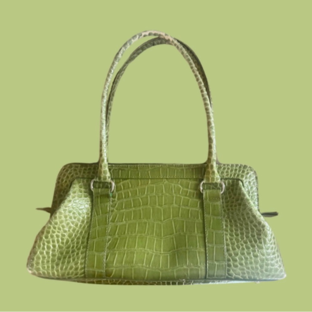Elegant Green Crocodile-Embossed Women's Bag